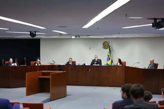 STF condena Eduardo Bolsonaro a 4 anos de prisão por coação no exterior