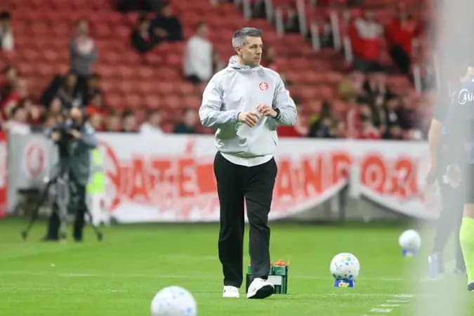 Pezzolano desabafa após queda do Internacional