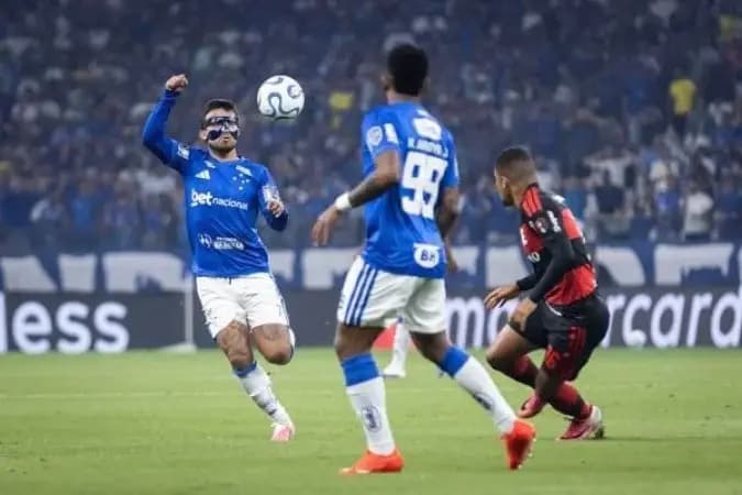 Cruzeiro sai na frente, mas Flamengo busca empate no Mineirão