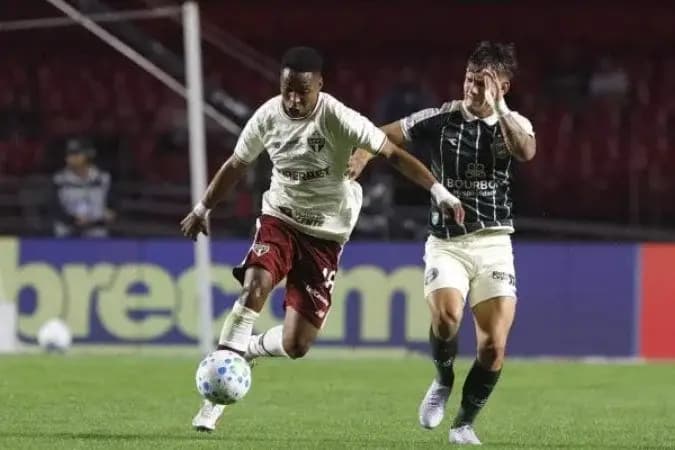 São Paulo empata com Coritiba, tropeça em casa e amplia jejum