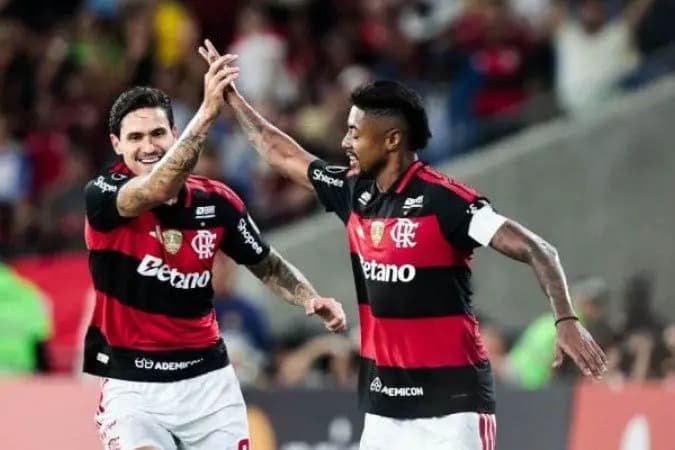Flamengo repudia atos de racismo contra Bruno Henrique: 'Crime e não pode ser naturalizado'