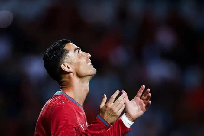 Cristiano Ronaldo: de menino que esperava por sobras de hambúrgueres no McDonald's a 1º bilionário do futebol