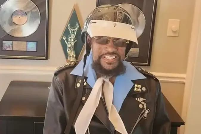 Morre Victor Willis, vocalista do Village People, aos 74 anos