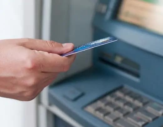 Bancários da Caixa e do BB entram em greve por tempo indeterminado em BH