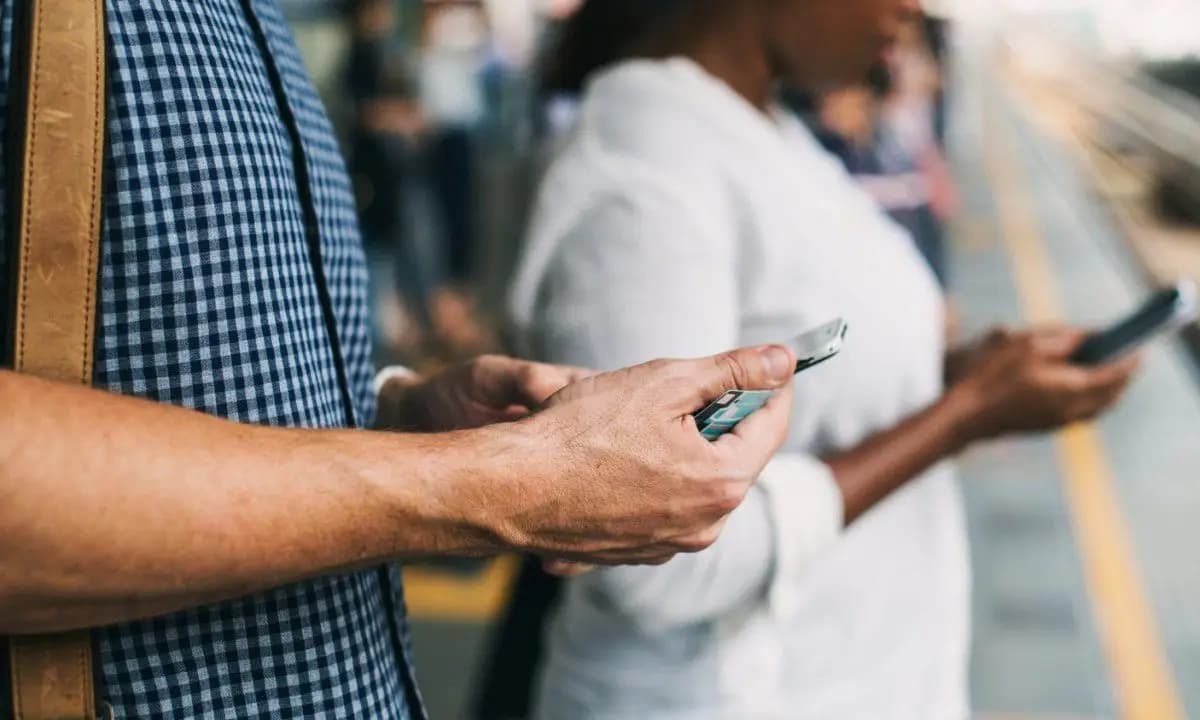 Brasil tem mais smartphones que habitantes: entenda o fenômeno
