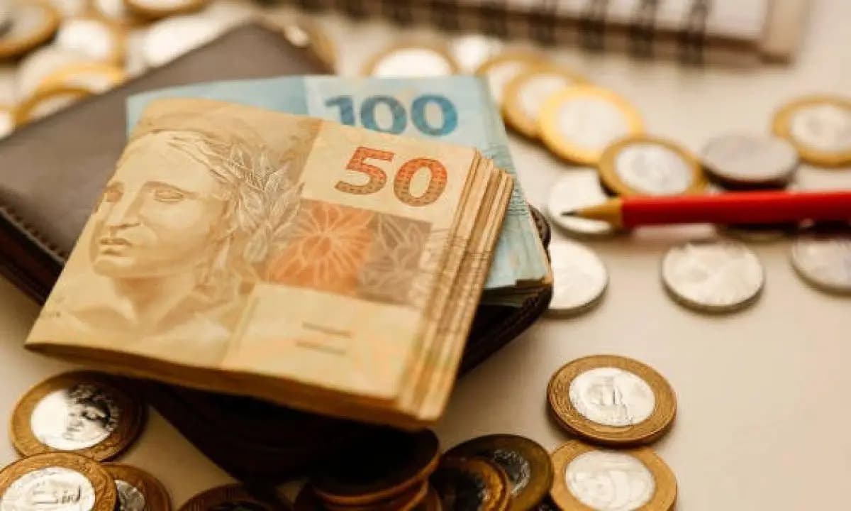 Milhões de brasileiros ainda têm dinheiro esquecido; saiba como verificar