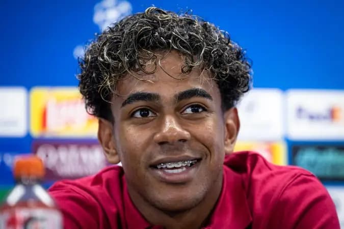 Yamal exalta Mbappé, mas reivindica Bola de Ouro: "Por tudo que ganhei"