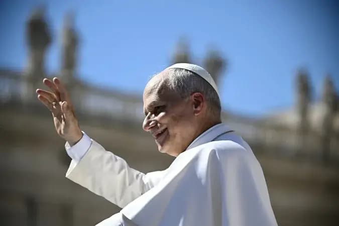 Papa faz alerta contra a dependência dos algoritmos