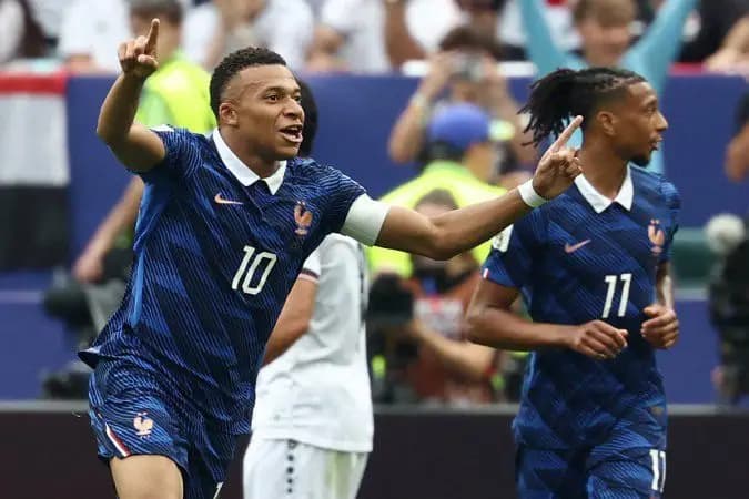 Franceses Mbappé e Olise terminam Copa com marcas históricas