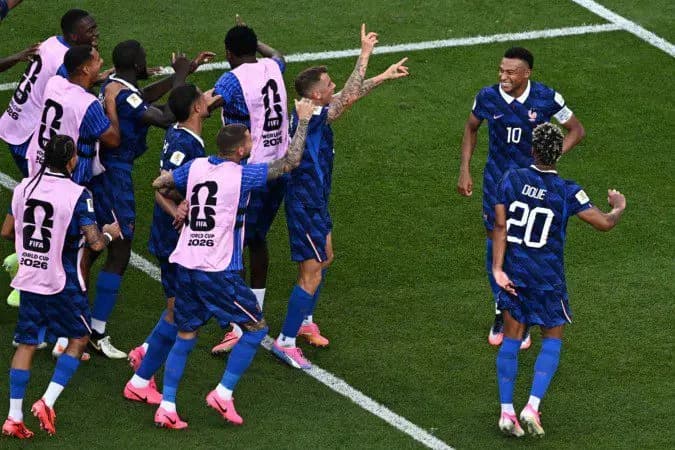 França vence o Paraguai por 1 a 0 e vai às quartas de final