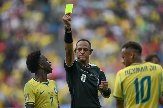 Ingleses criticam escolha de juiz contra a Argentina