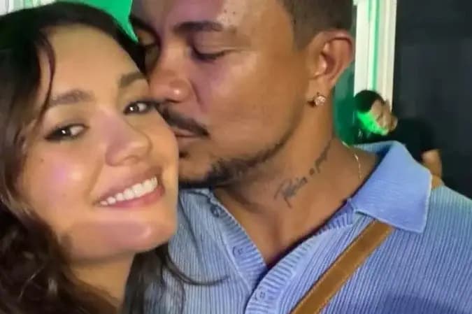 Xamã posta foto com Sophie Charlotte em lugar inusitado