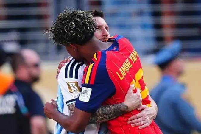 Lamine Yamal 'zera o futebol' aos 19 anos, na final em que a catimba argentina traiu Messi