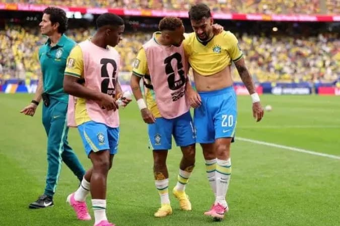 Lucas Paquetá sofre lesão de grau 2 e deve perder o restante da Copa