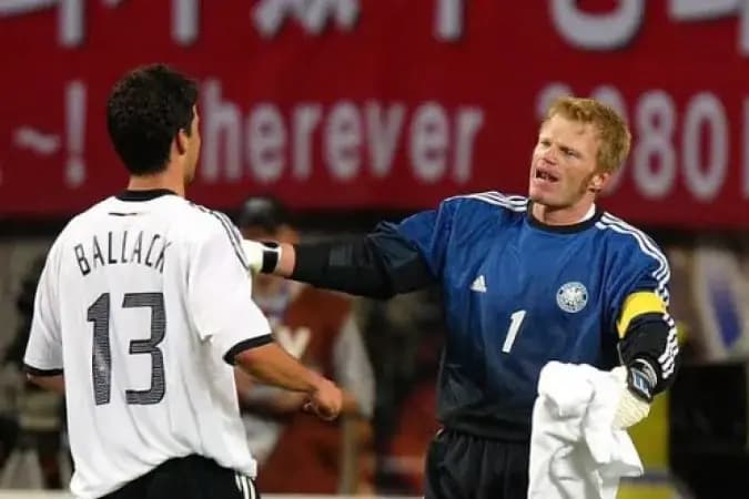 Oliver Kahn ironiza caso Balogun e sugere "revanche" da final do penta