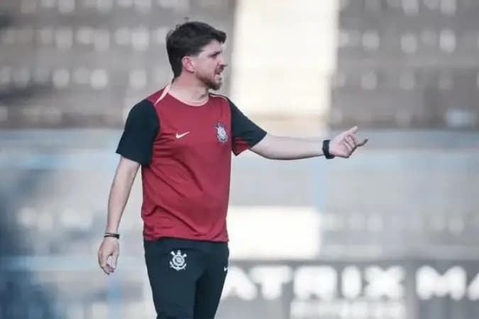 Sem treinador, Corinthians convoca técnico do sub-20