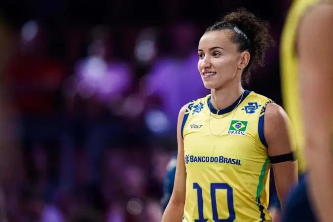 Gabi sente desconforto na lombar e não joga 3ª etapa da Liga das Nações de Vôlei