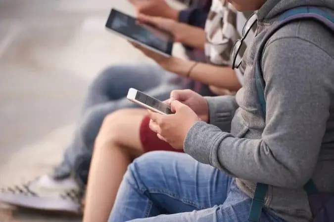 Brasil ultrapassa a barreira de 90% da população com internet, aponta IBGE
