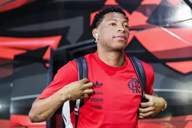 Dínamo reprova Plata em exames, e atacante volta ao Flamengo