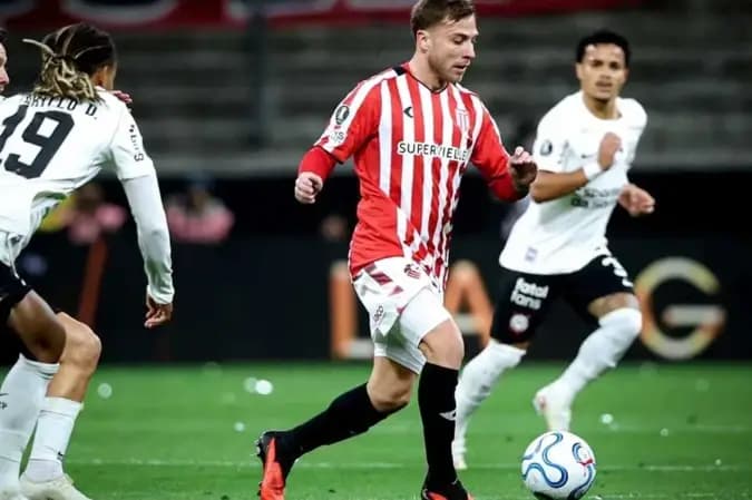 Com pênalti perdido no fim, Corinthians é eliminado da Libertadores