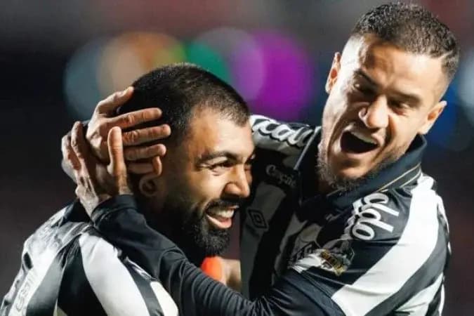 Astro do pacote Neymar, Coutinho já causa impacto técnico no Santos