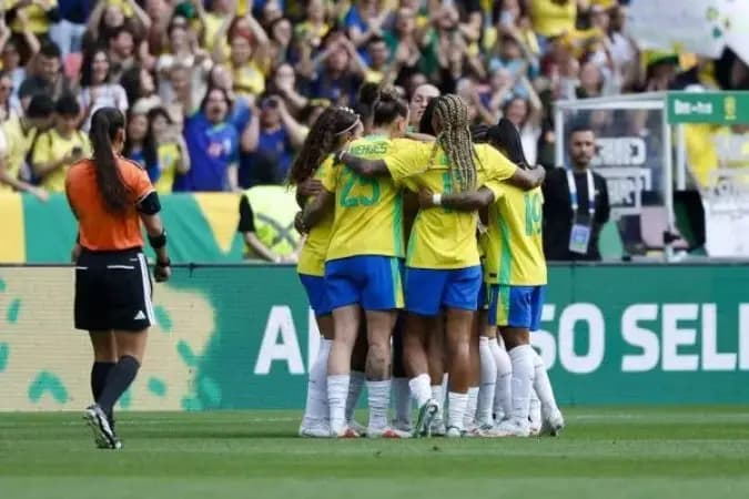 Com golaço de bicicleta, Seleção feminina vence Argentina no Sul