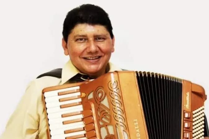 Oswaldinho do Acordeon morre aos 72 anos