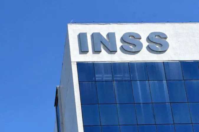 Fila do INSS cai, mas número de negativas dispara em 2026