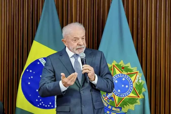 Lula rebate Trump e cobra respeito dos Estados Unidos ao Brasil