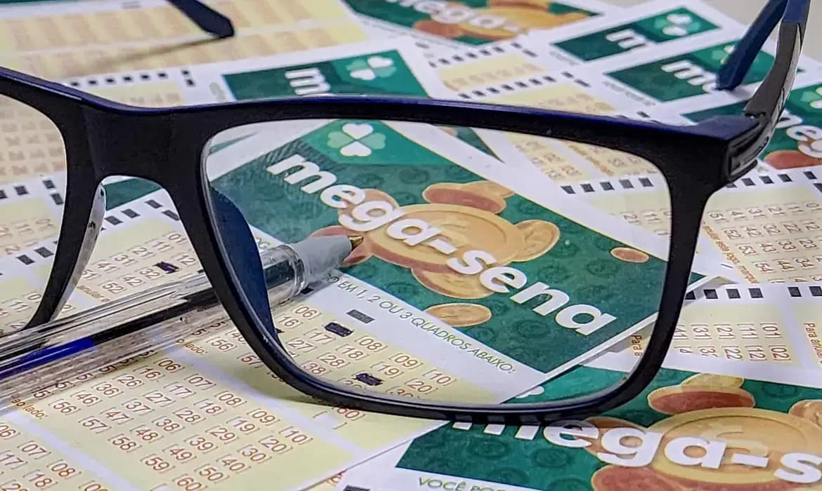 Mega-Sena acumula e vai a R$ 38 milhões
