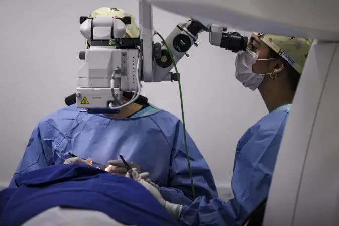 Exercício da medicina passa a depender de nota mínima no Enamed