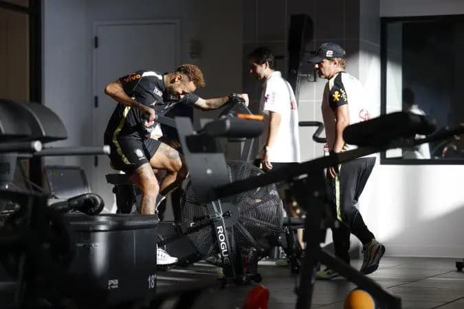 Exames não liberam Neymar; bolha no pé deixa Raphinha fora do treino