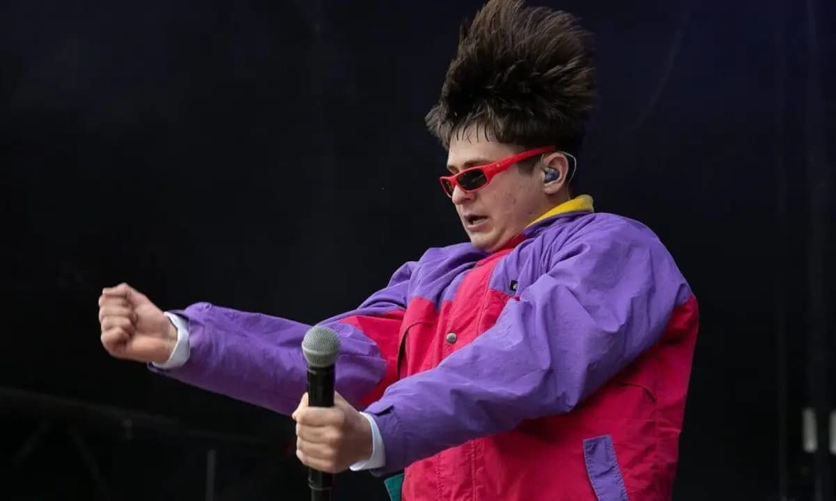 Quem era Oliver Tree, cantor morto em acidente aéreo no Rio de Janeiro