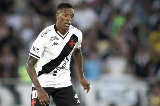 Zagueiro do Vasco, Robert Renan sofre acidente de carro no RJ
