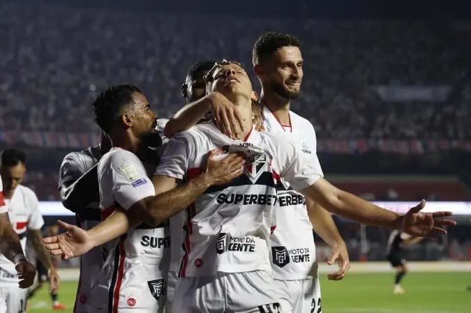 São Paulo bate o Bragantino e encerra jejum no Brasileirão