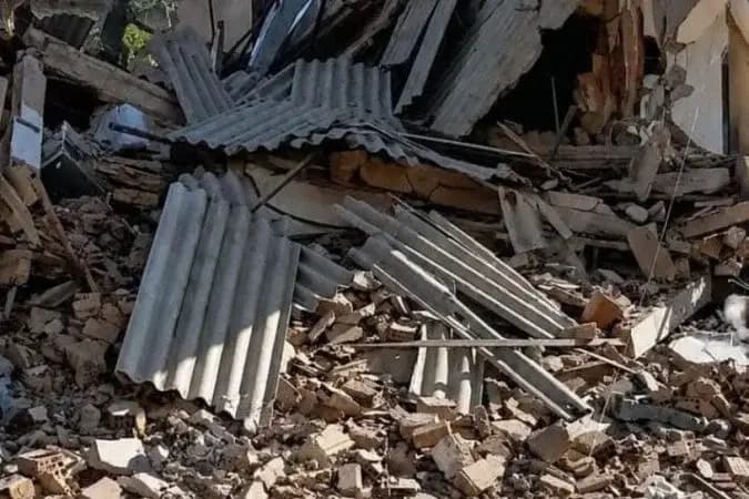 Imóvel desaba e deixa feridos em Governador Valadares