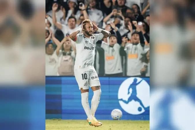 Neymar volta, faz dois gols e provoca críticos no Santos