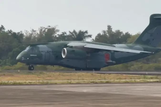 FAB usa tecnologia aérea para combater incêndios no Amazonas