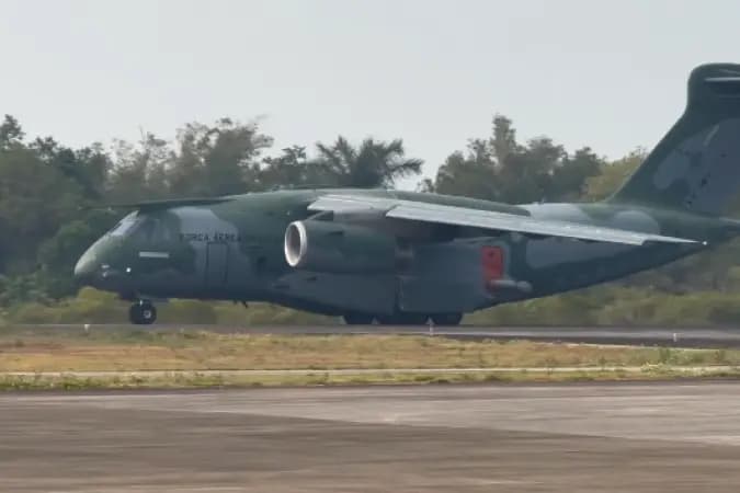 FAB usa tecnologia aérea para combater incêndios no Amazonas