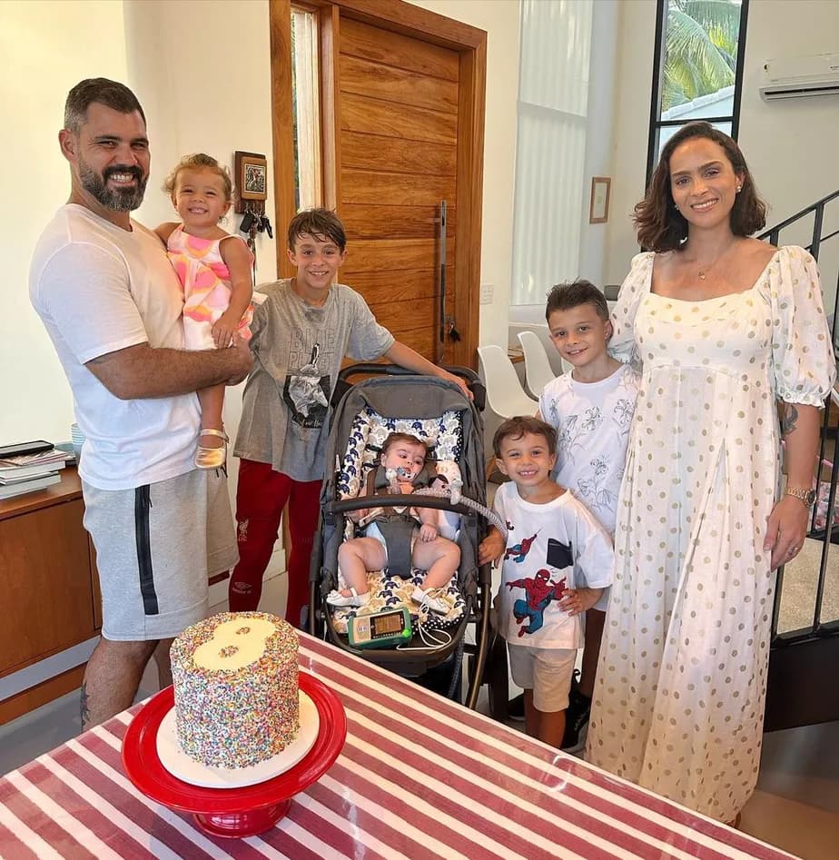 Filha de Juliano Cazarré é internada em UTI após quatro dias doente