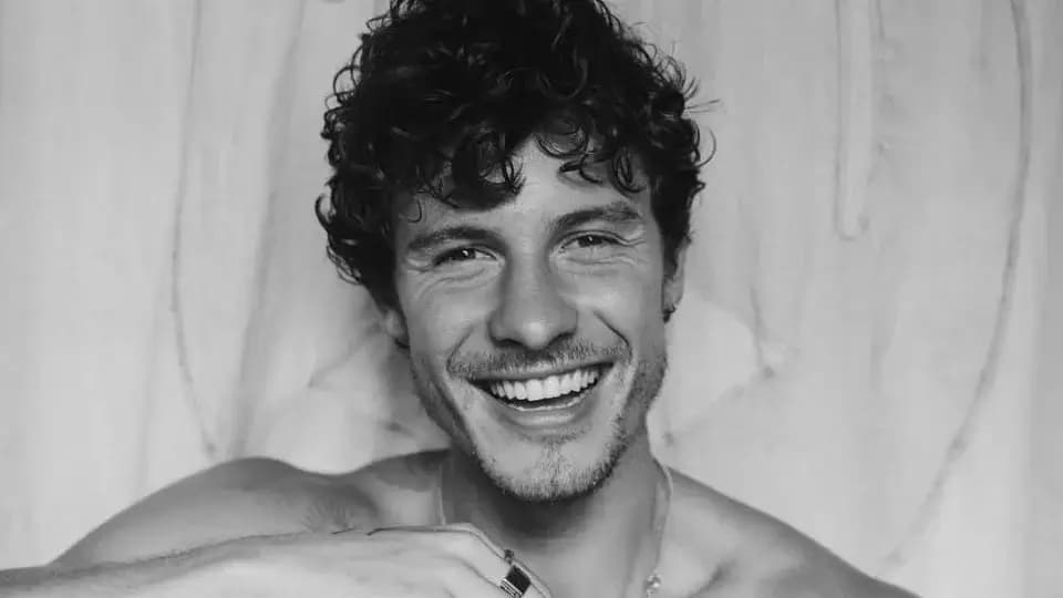 Shawn Mendes monta estúdio no Brasil e inicia trabalho em novo álbum