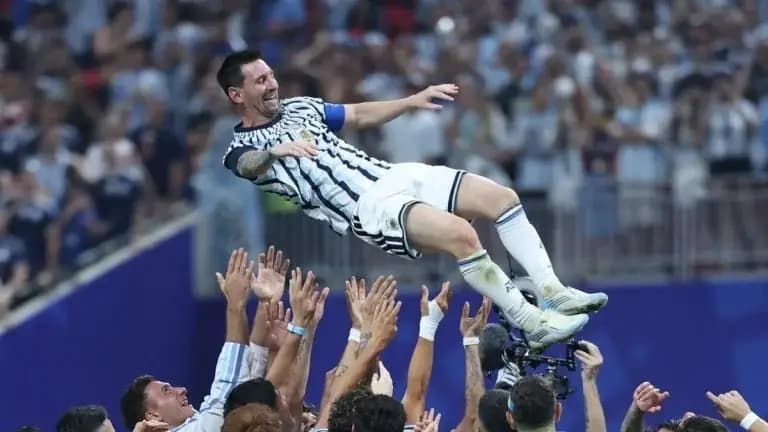 O futuro da camisa 10: quem pode herdar o manto de Messi na Argentina?
