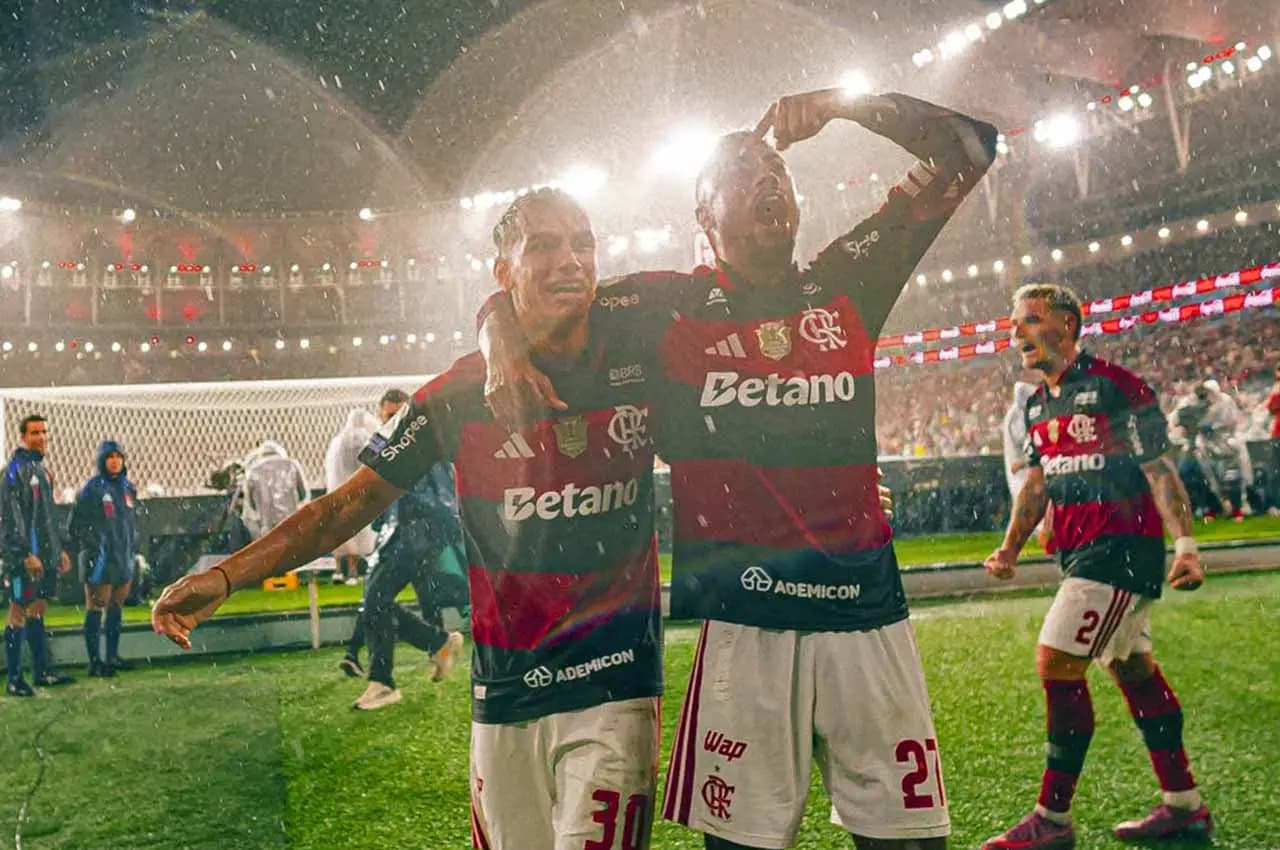 Bruno Henrique decide e Flamengo derrota o Corinthians