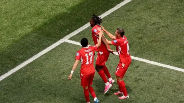 Com final eletrizante, Suíça goleia Bósnia e assume a liderança do Grupo B da Copa