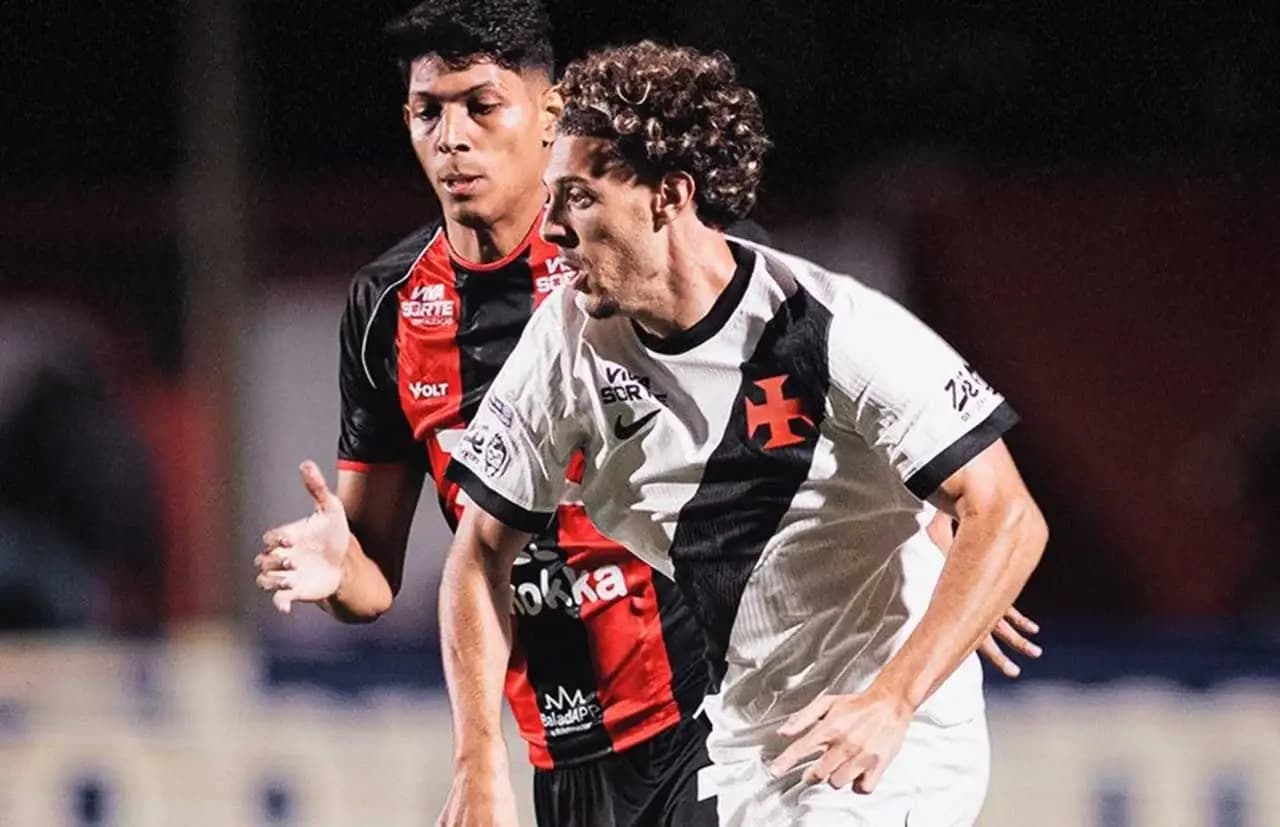 Vasco vacila, perde para o Vitória e segue afundado no Z4 do Brasileiro