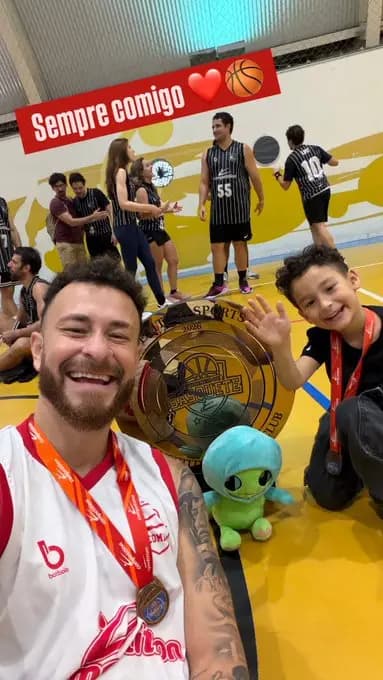 Fred Bruno volta às quadras e ganha medalha após tiro no pé