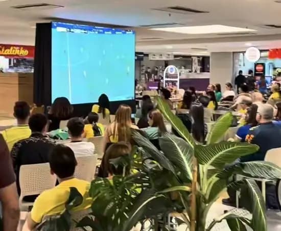 Brasil X Japão: funcionamento de bancos, shoppings e mercados