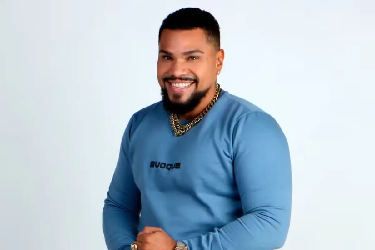 Sobrinho de Naldo Benny emplaca hit que ganhou nova versão na voz de Rey Vaqueiro
