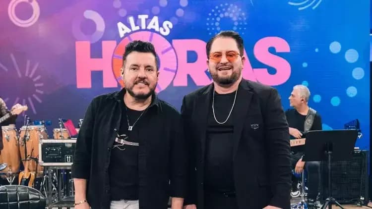 Marrone declara ser 'meio gay' em show e reação de Bruno viraliza