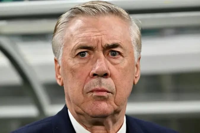 Ancelotti faz sete mudanças e testa Pedro entre os titulares da Seleção